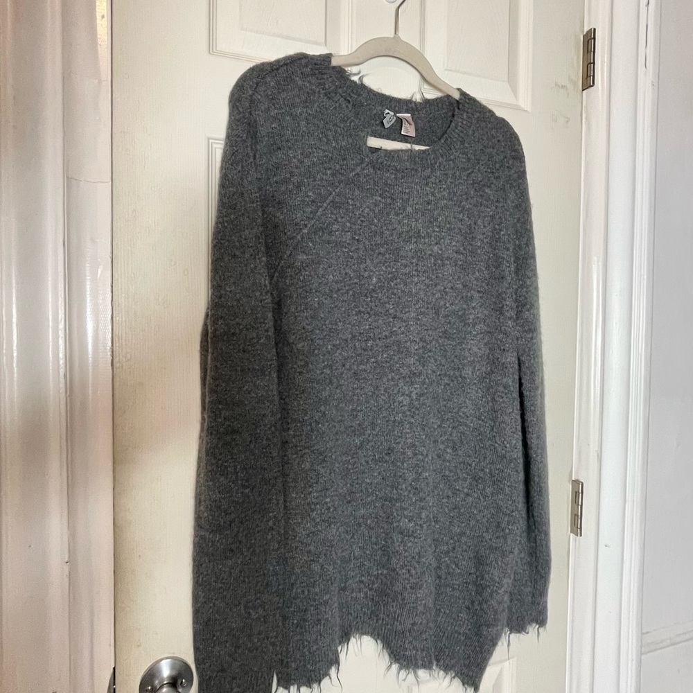 H&M grey soft sweater L oversized fit assymetric neck euc womens